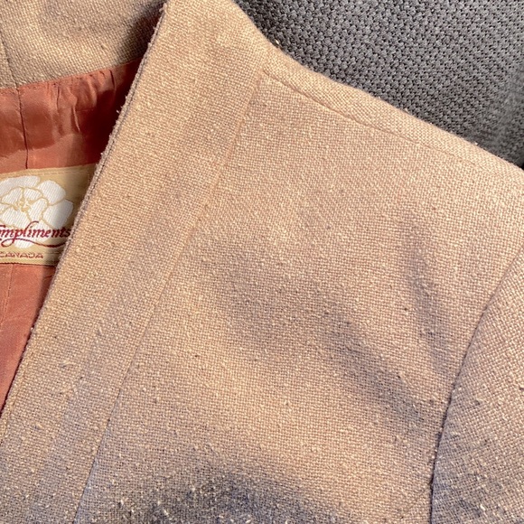 Vintage Made in Canada Dusty Rose Blazer - Picture 4 of 8